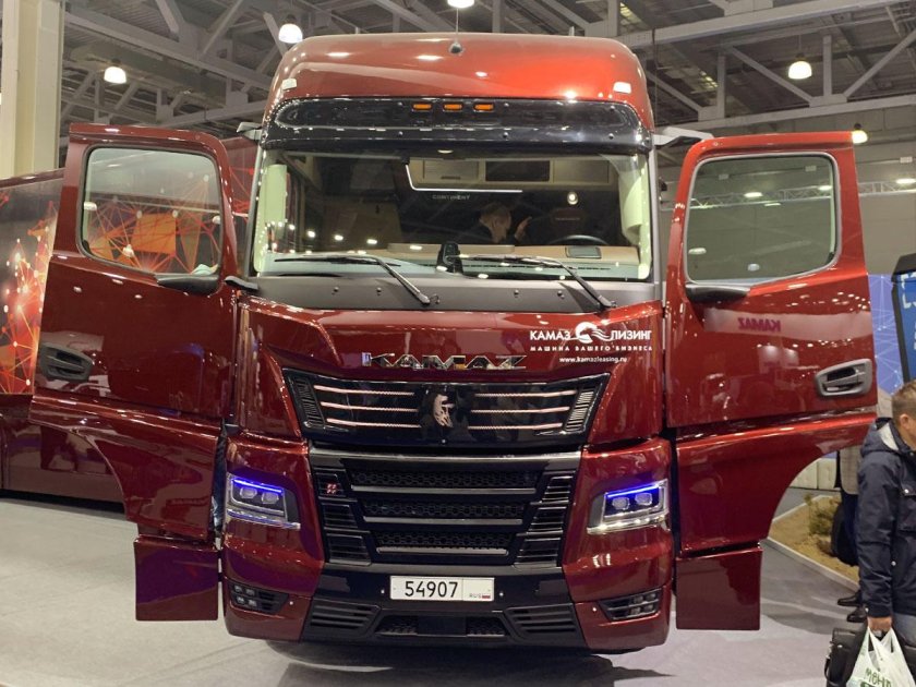 Новый КАМАЗ 2022 тягач