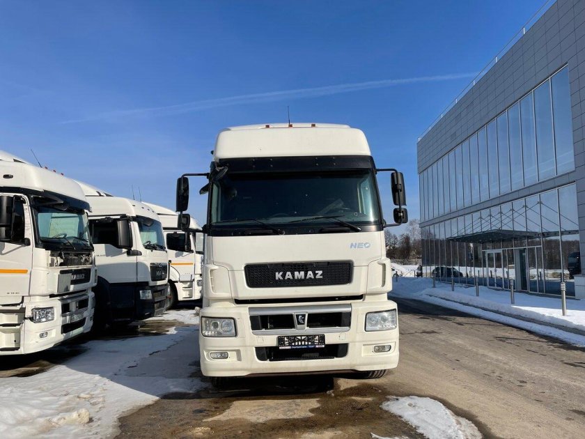 КАМАЗ Нео 5490 серебристый
