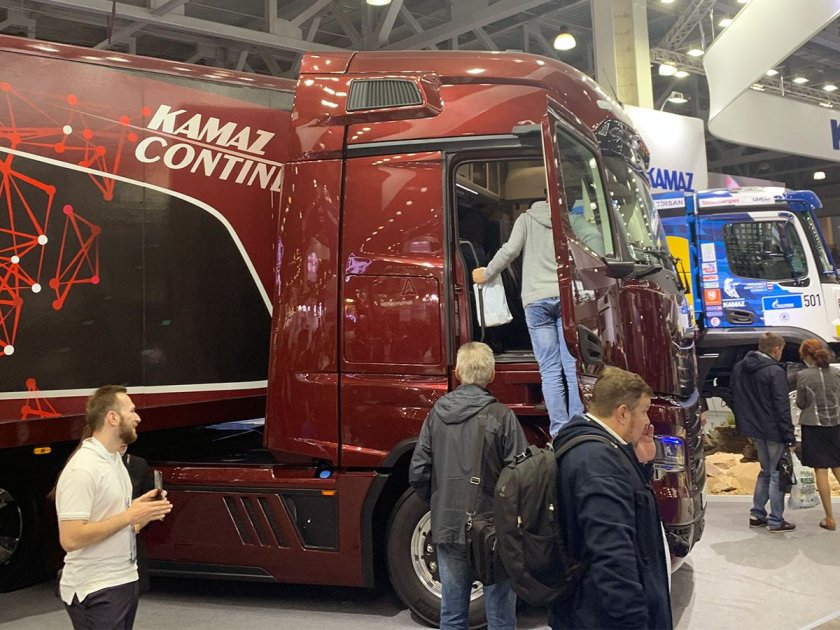 Новый КАМАЗ тягач 54907