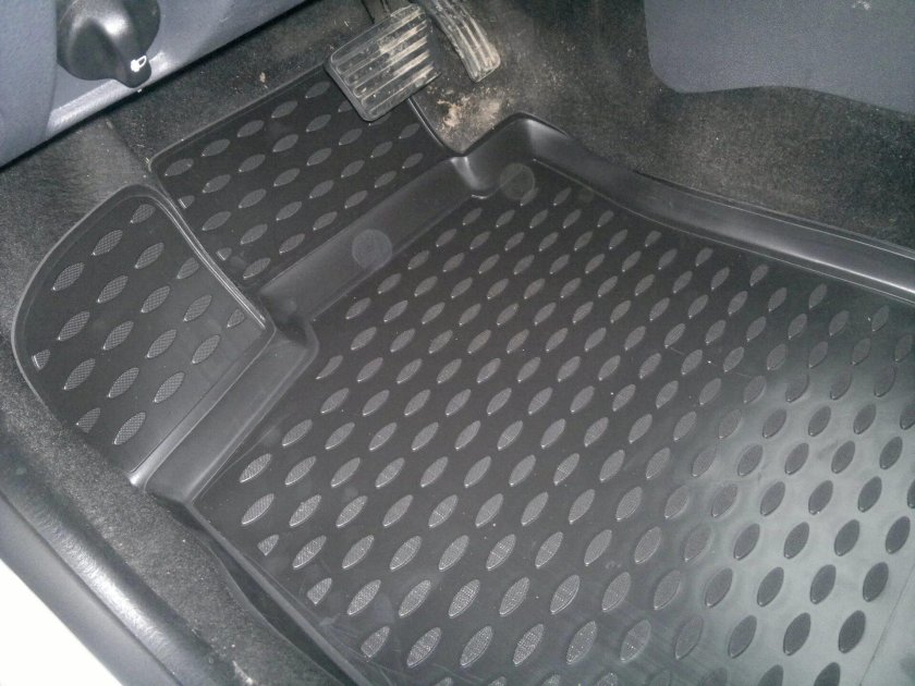 Коврик водительский Renault Duster 2012