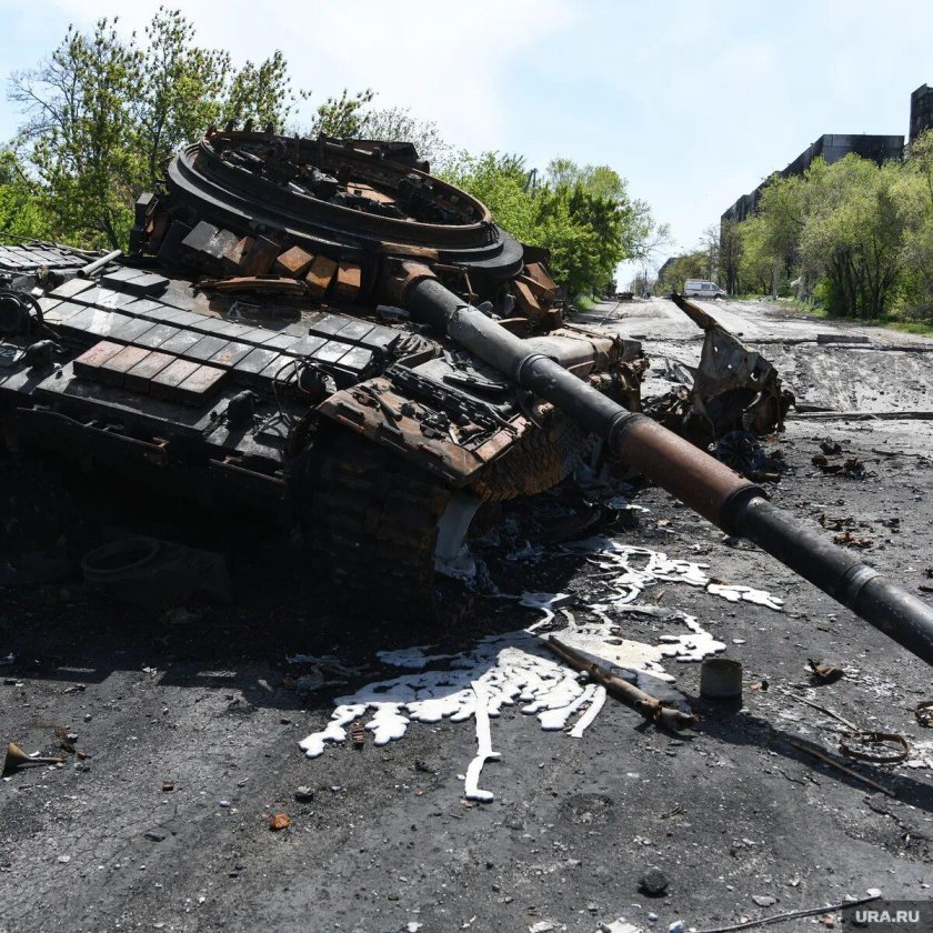 Мариуполь подбитый танк Украина