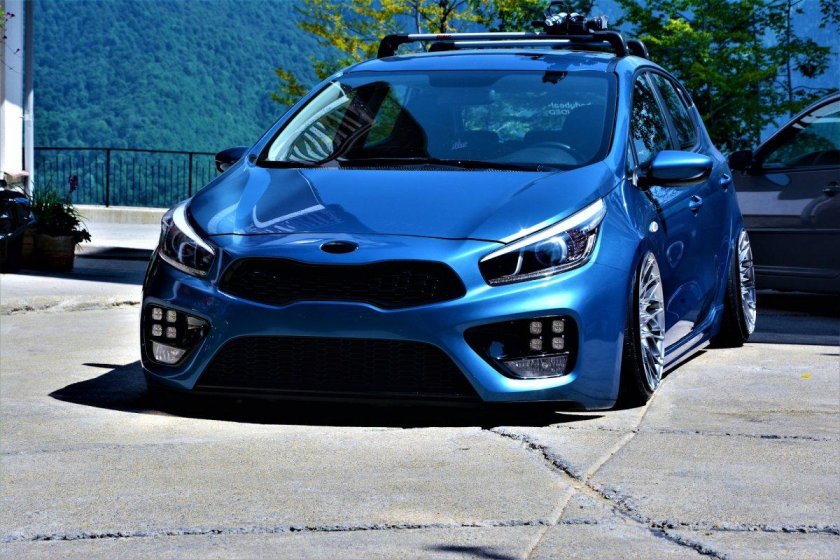 Kia Ceed 2 stance