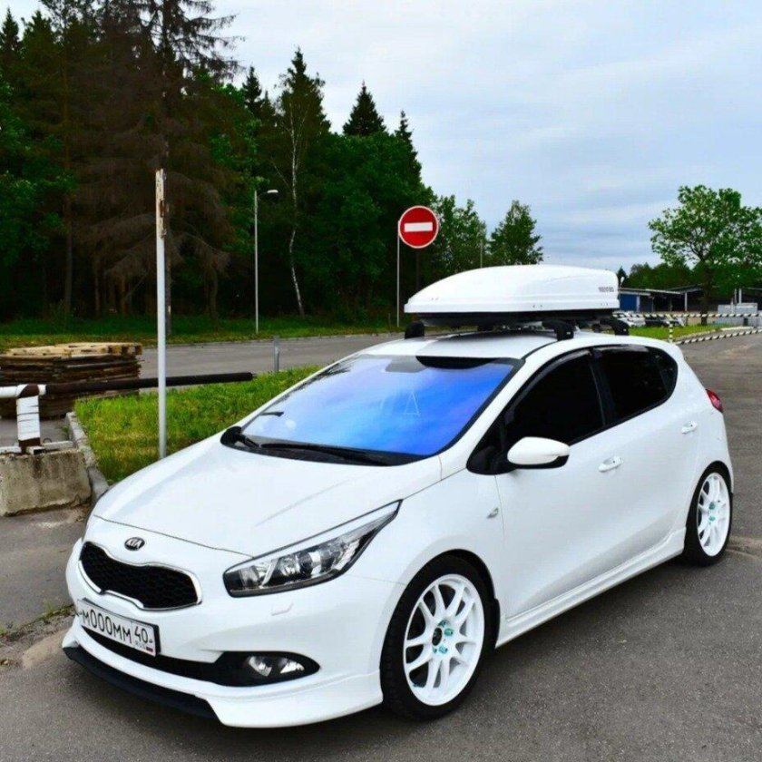 Белый Kia Ceed 2