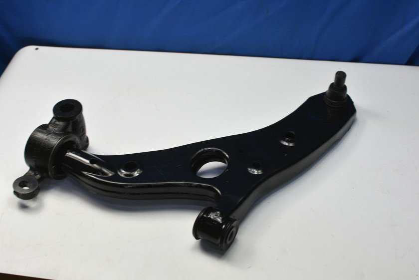Нижний рычаг Мазда 6 GJ