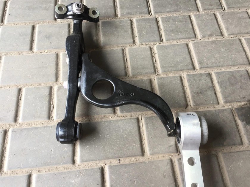 Передний рычаг Мазда 6 GH