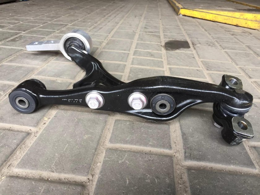 Нижний рычаг Мазда 6 GH