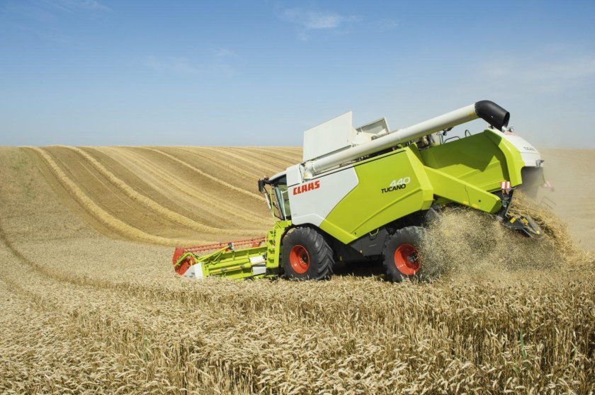 Зерноуборочный комбайн CLAAS