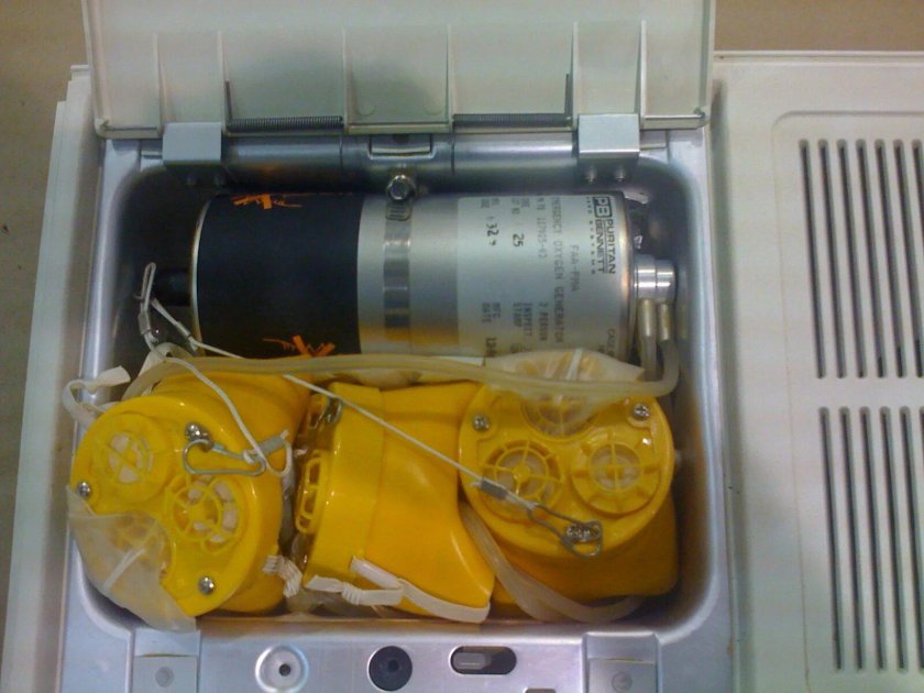 Аварийный кислородный блок АКБ-17ум-2