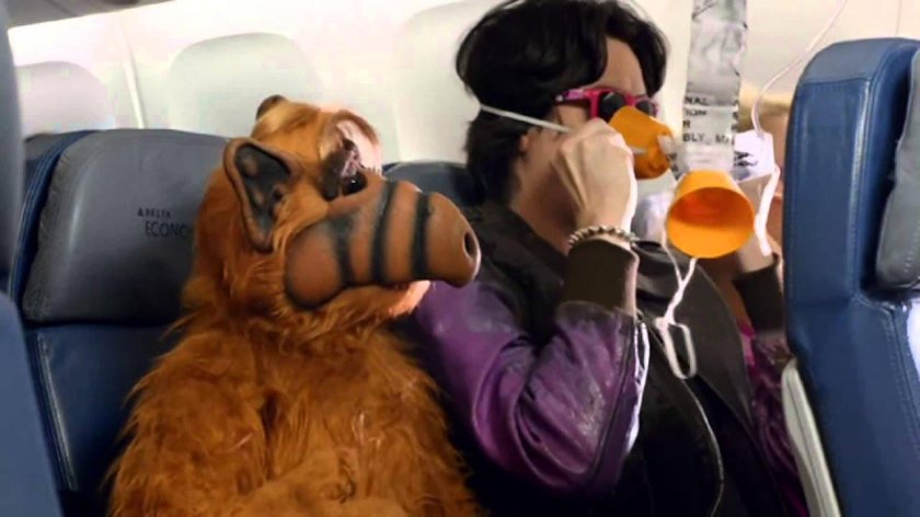 Кислородная маска в самолете