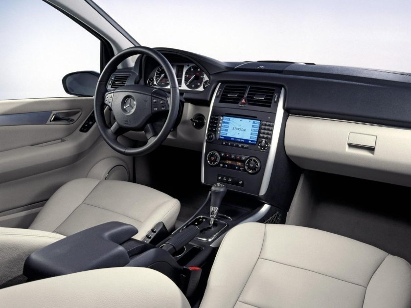 Мерседес Бенц w245