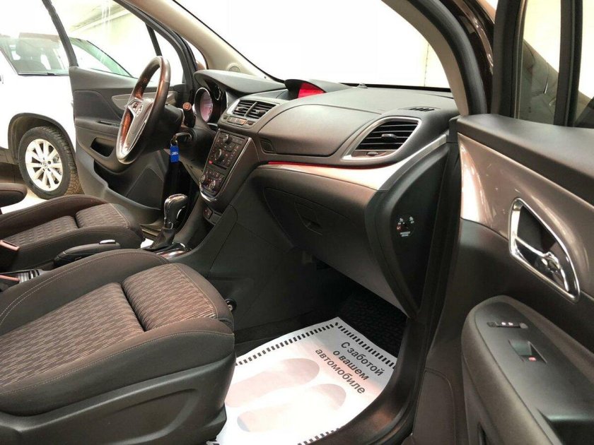 Opel Zafira Tourer 2020 салон