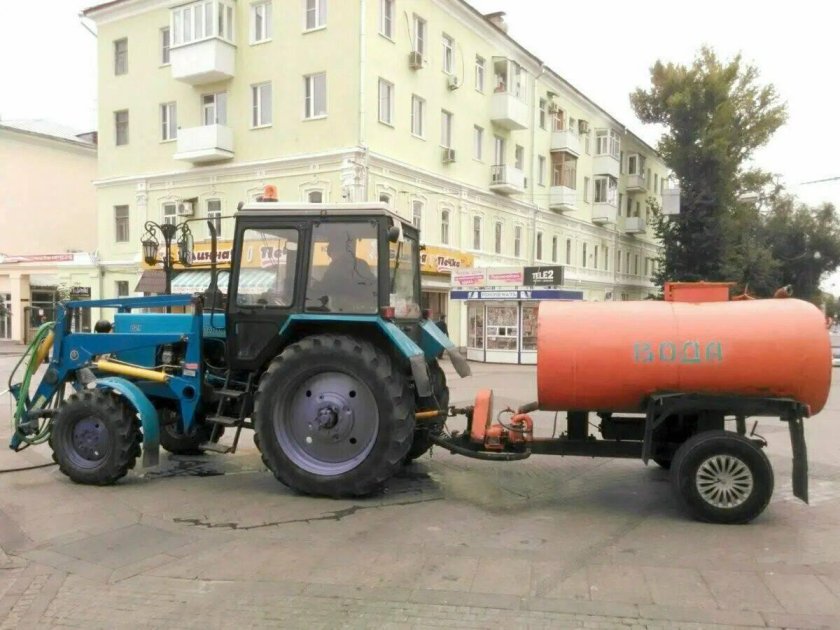 Поливальный трактор МТЗ 82