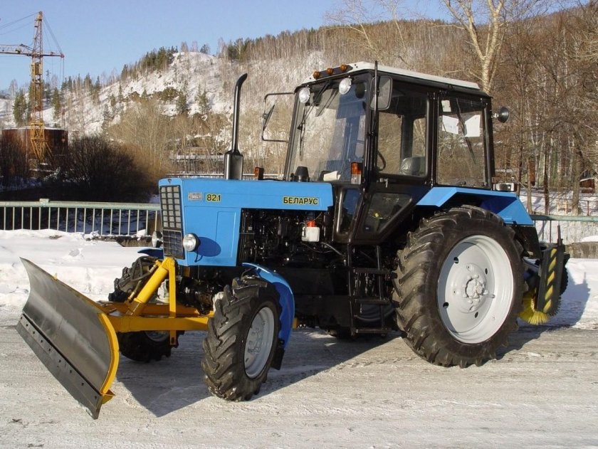 МТЗ Беларус 82.1 отвал щетка