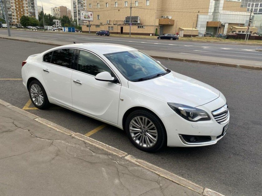 Инсигния универсал белый