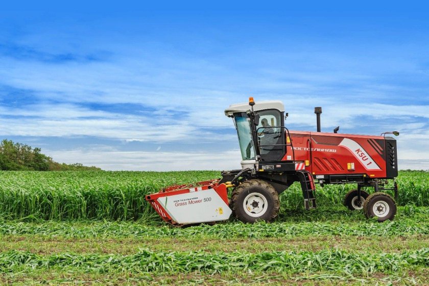 Самоходная косилка КСУ-1