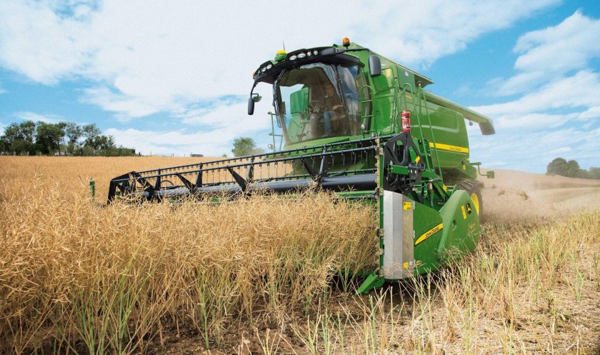 Комбайн зерноуборочный John Deere 3316