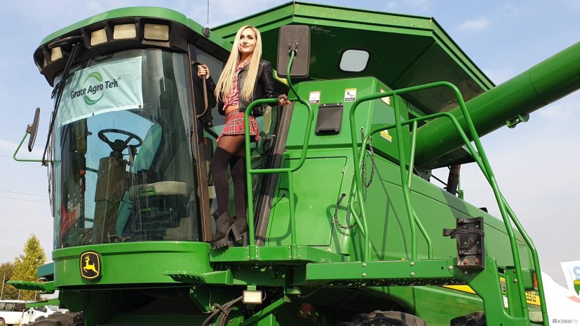 Трактор Джон Дир комбайн