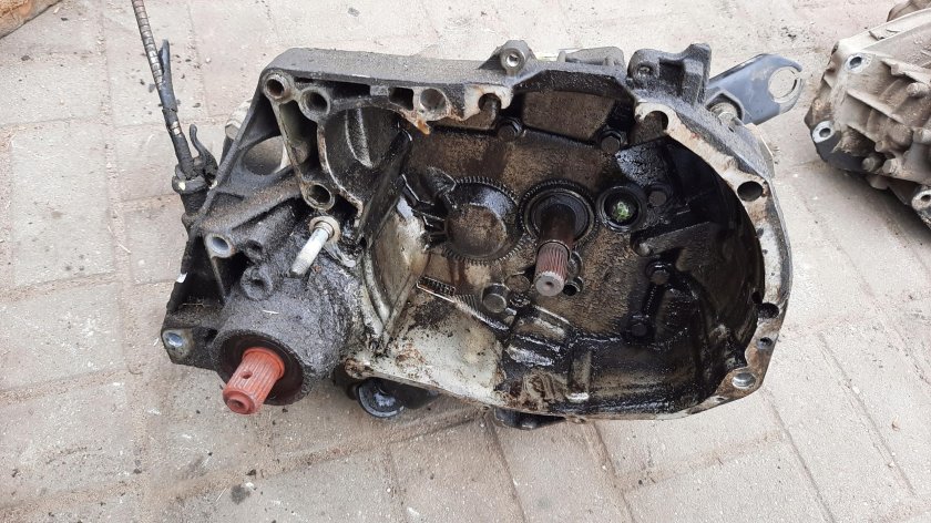 Коробка Рено Лагуна 1