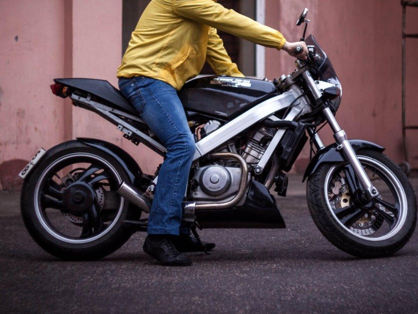 Плуг Honda Bros 400