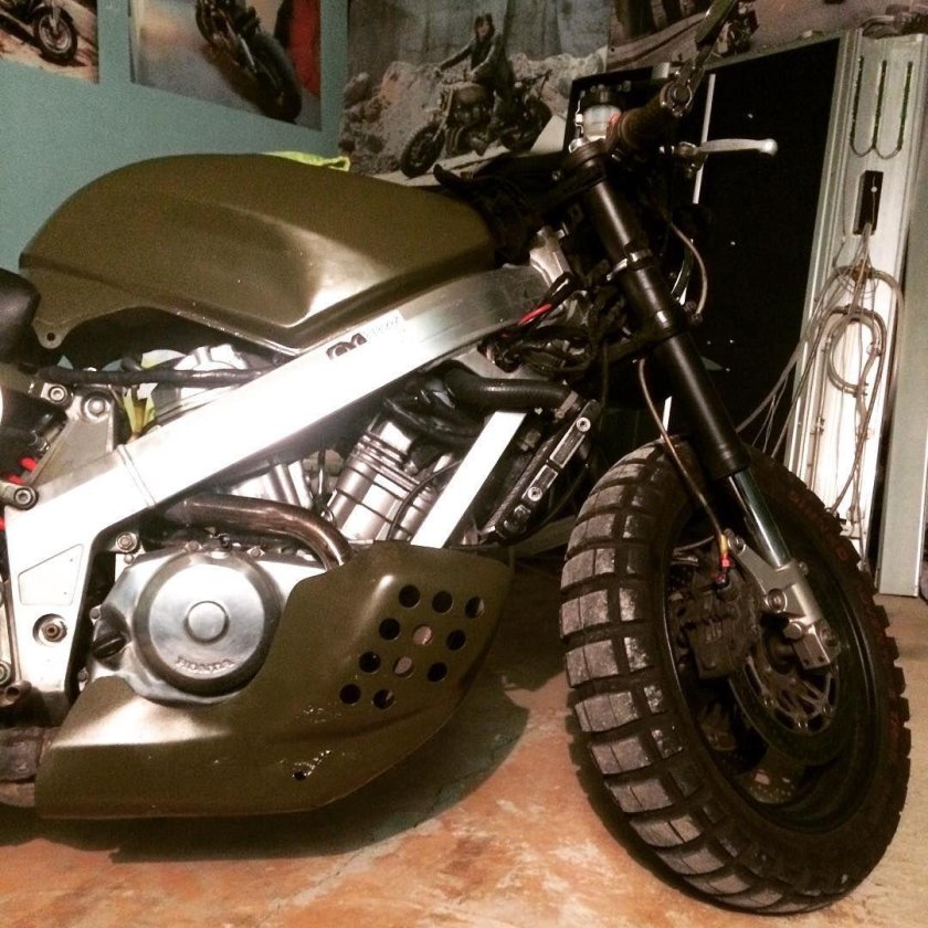 Honda Bros 650 Scrambler