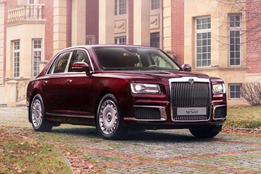 Аурус Сенат комендант