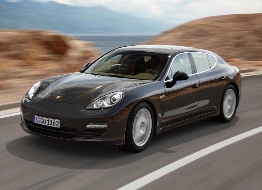 Порше Панамера 2010 года