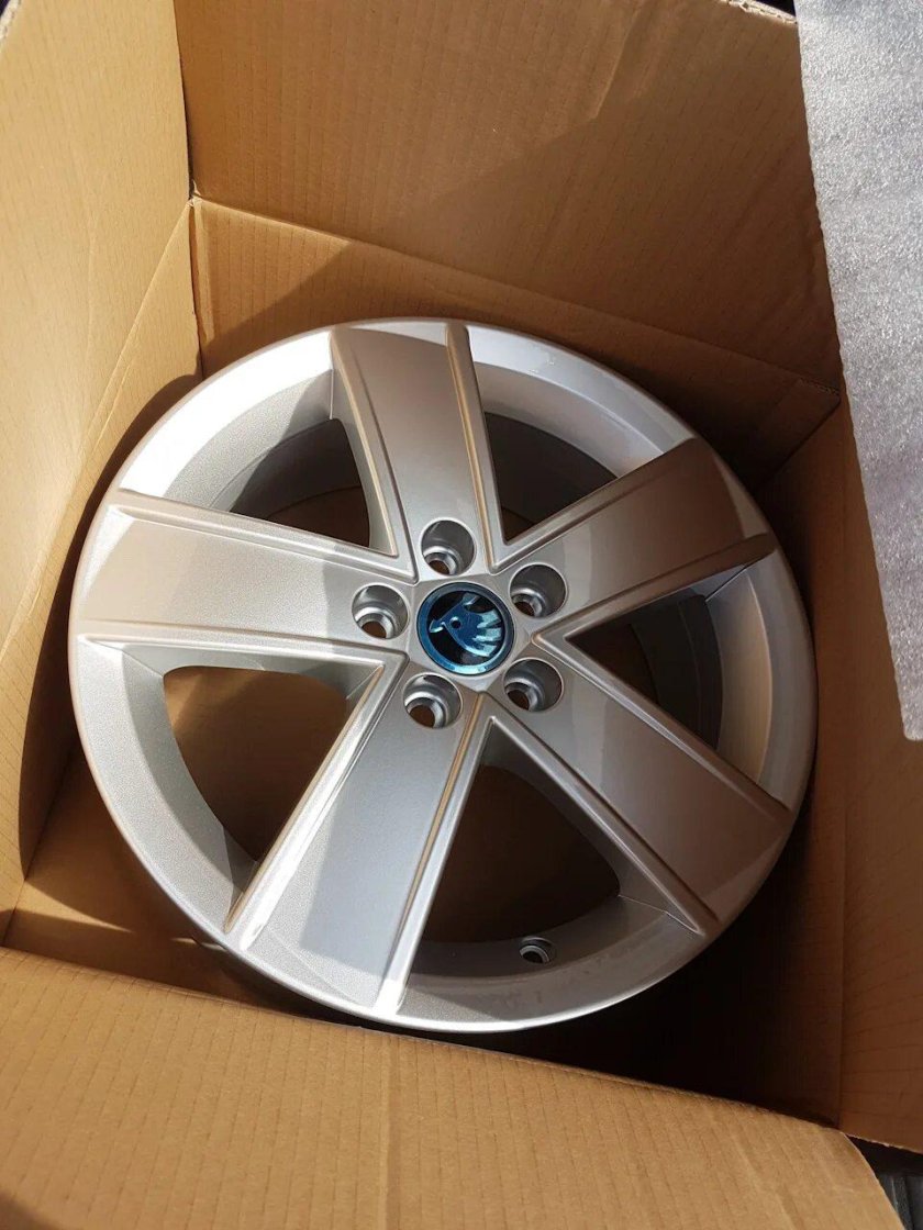 Диски на шкоду Рапид r15