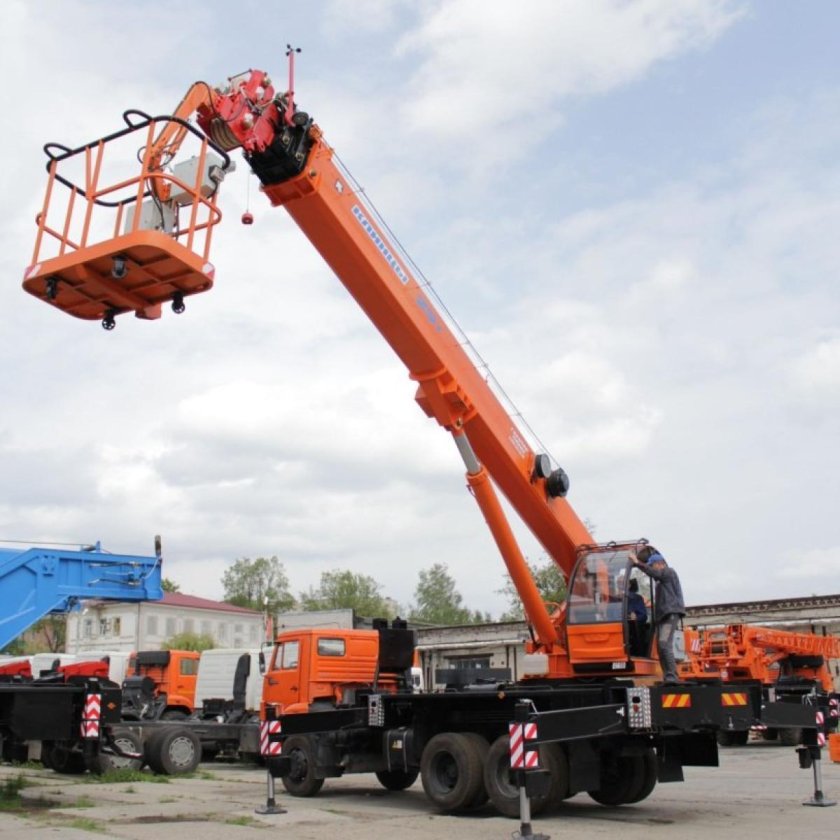 Подъёмник- кран стреловой ПКС-55713-1к-3