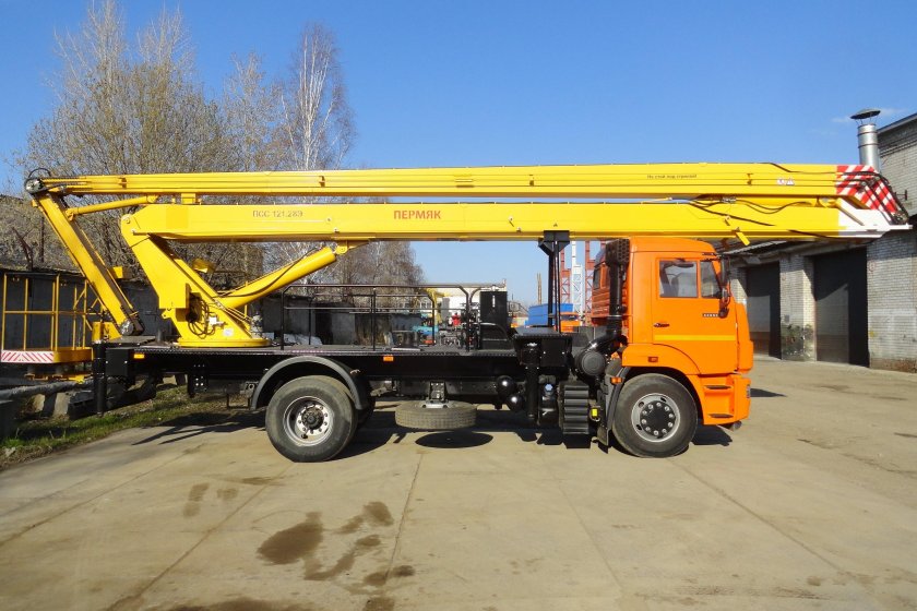Подъемник стреловой самоходный ПСС-121.22