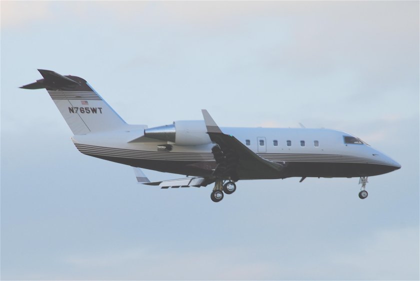 Canadair CL-600-2b16 Challenger