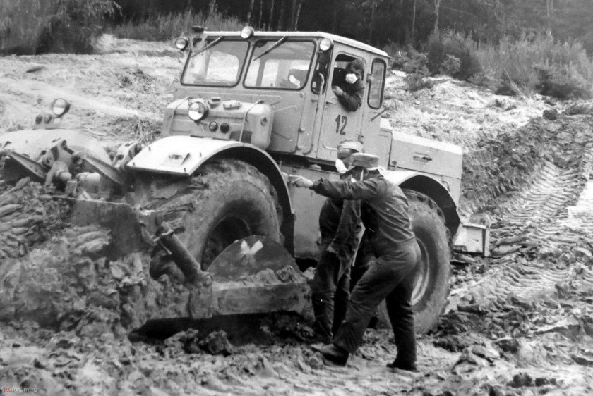 Советский трактор Кировец