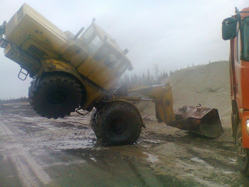 К700 Кировец трактор перевернулся