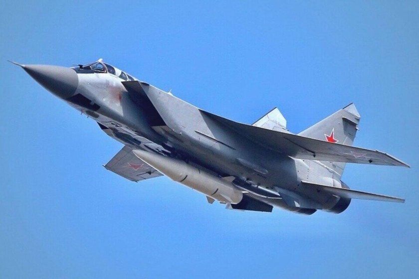 Миг 31 с ракетой кинжал