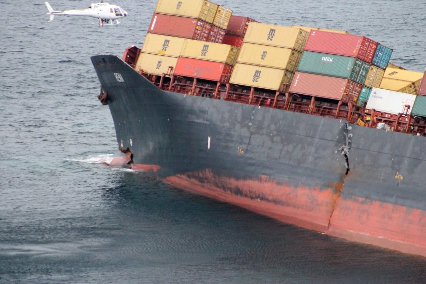 Крушение контейнеровоза "Rena"