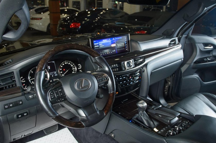 Lexus LX 450