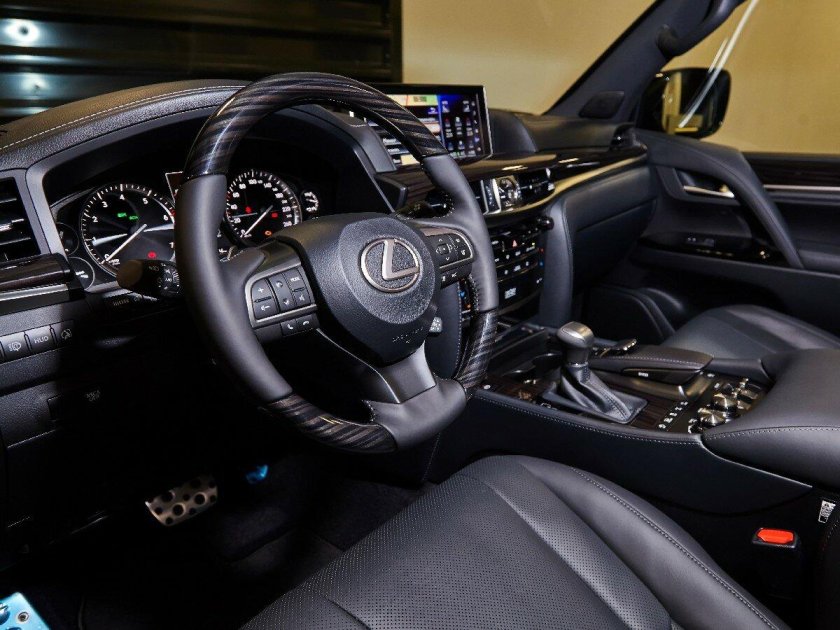 Lexus LX 570 2020 салон