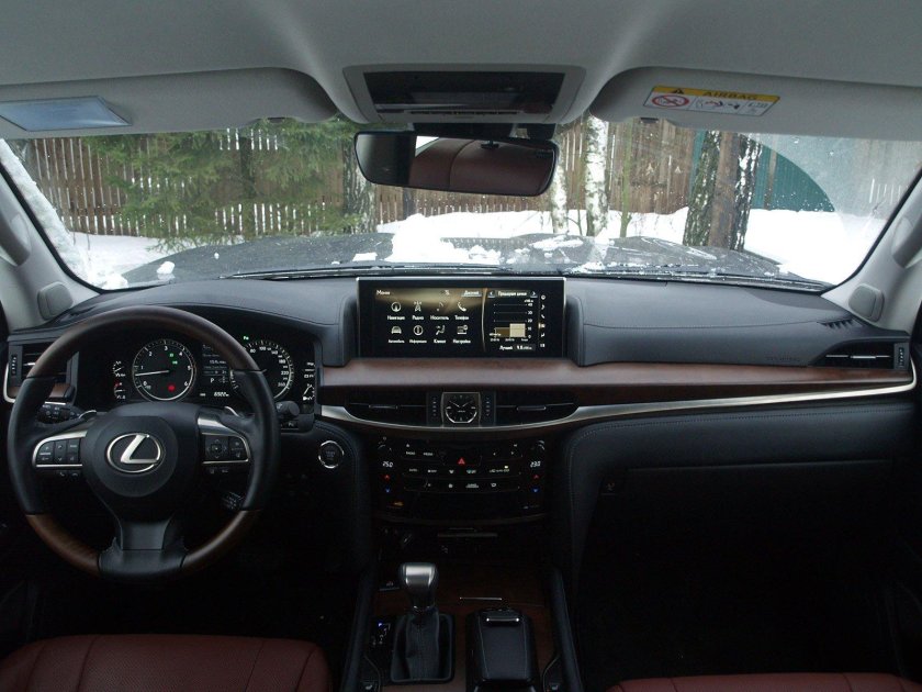 Lexus 450d салон