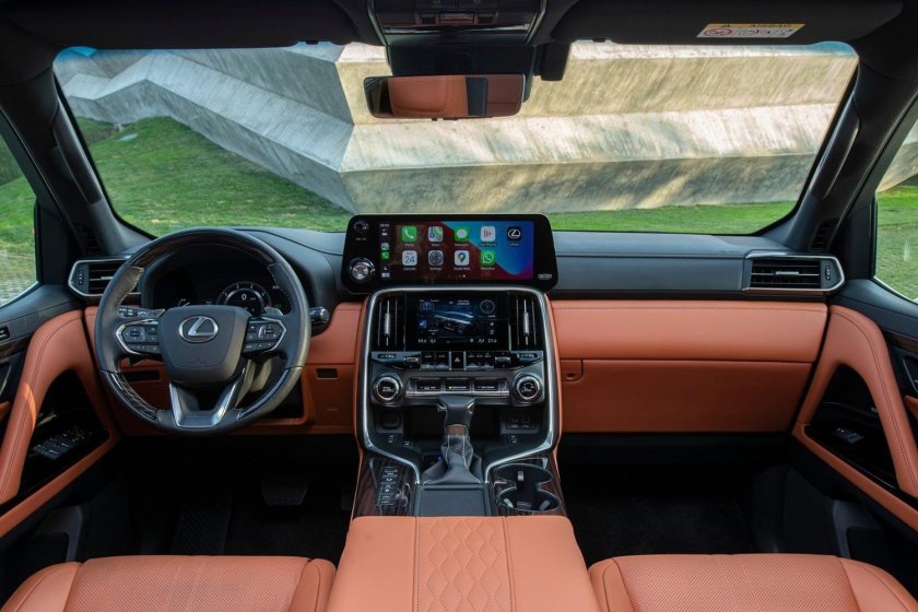 Lexus LX 2022 салон