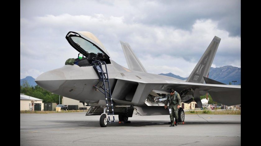 Самолёт ф 22 Раптор