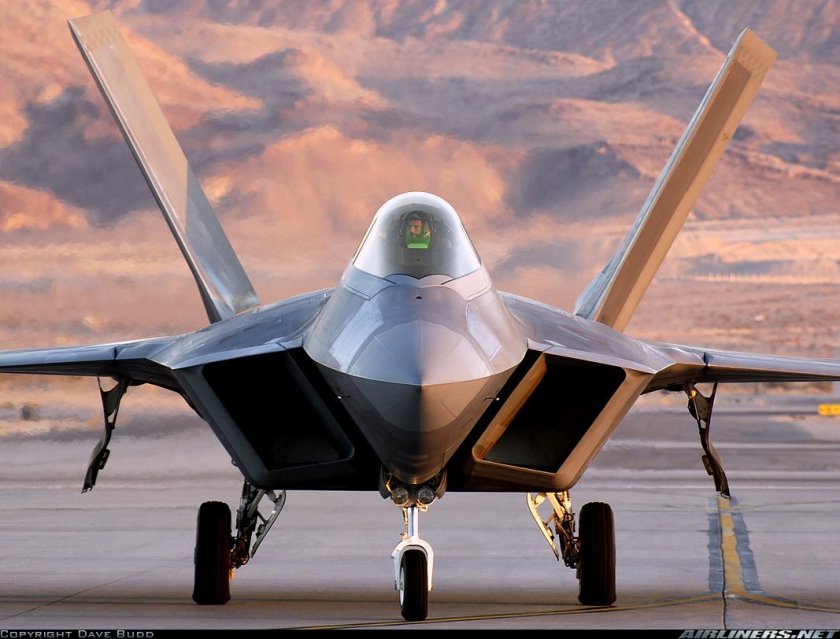 Самолет f-22a "Raptor"