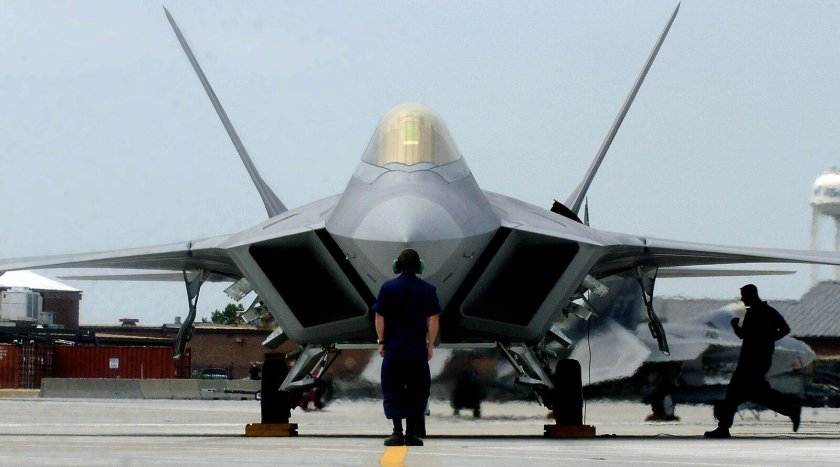 Истребитель США F-22 Raptor