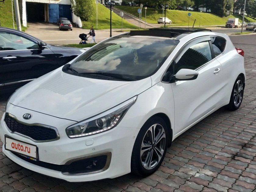 Kia Ceed 2015 белый
