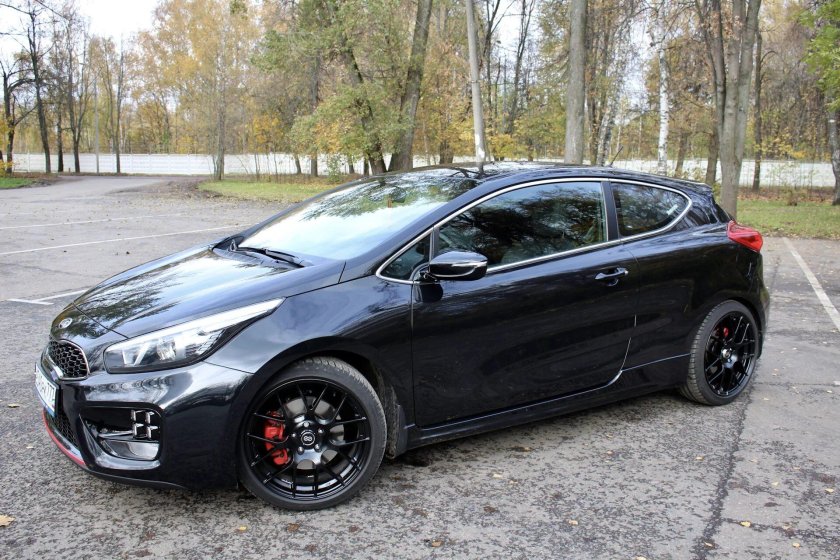 Киа СИД купе черная