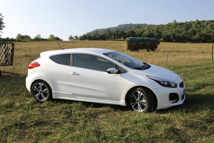 Kia Ceed купе 2013