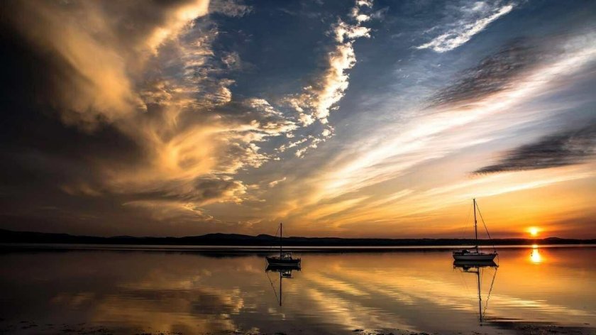 Пейзаж закат и с лодкой