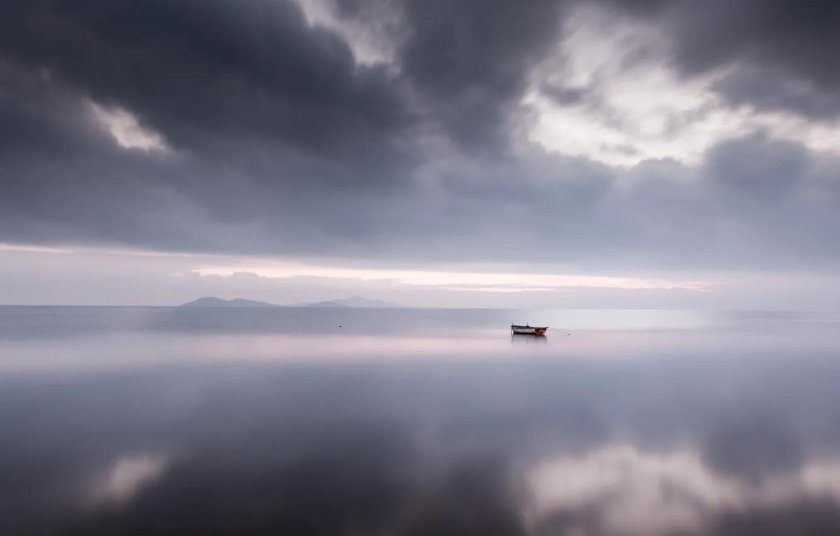 Одинокая лодка