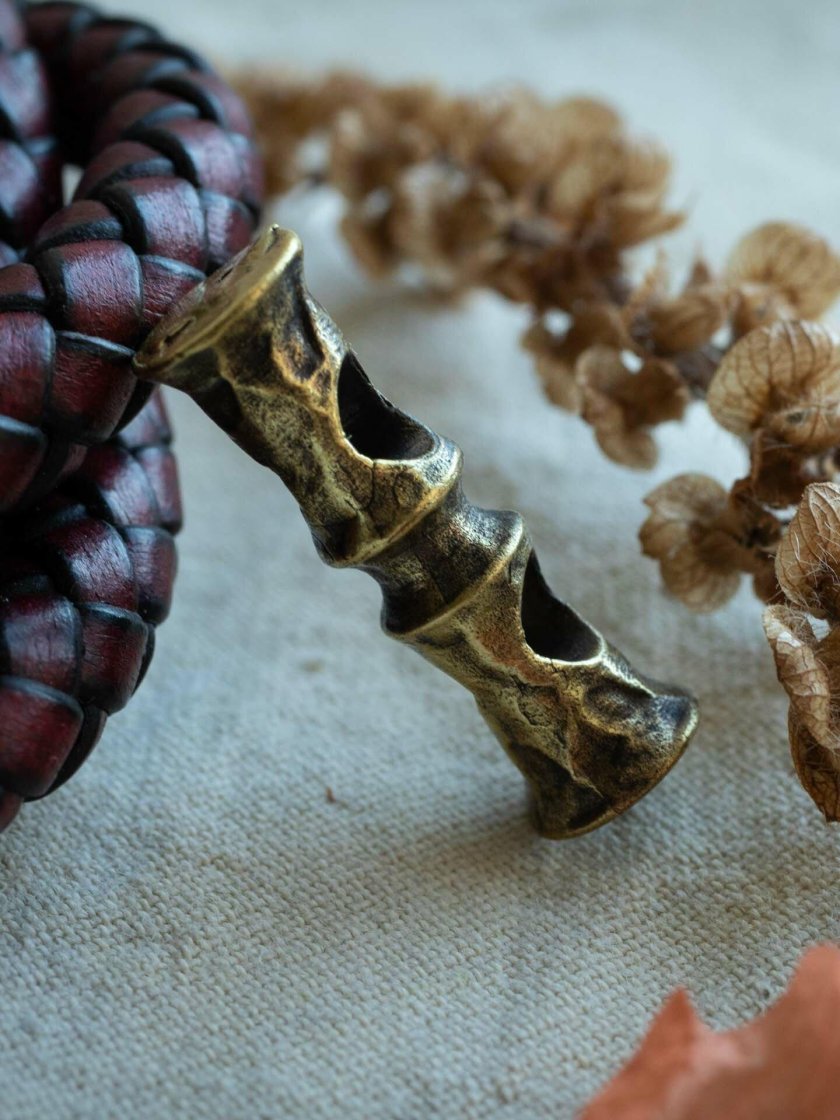 Бусина битый камень