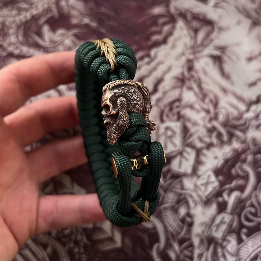 Браслет секира