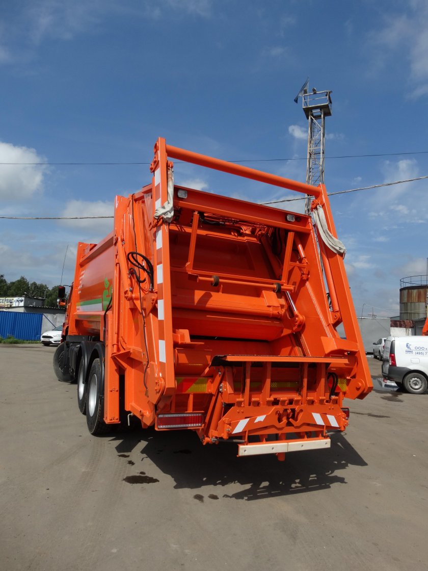 КАМАЗ мусоровоз с задней загрузкой 5511
