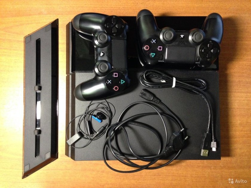 Комплектация сони плейстейшен 4 про